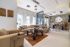 Вилла на Dubai -  Luxury Villa in The Springs with Private Garden 