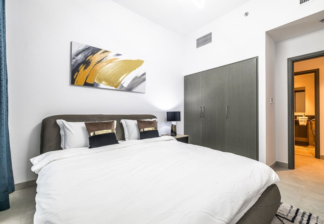 Апартаменты на Dubai - HHH - Spacious 2BDR Apartment  / Lagoons View / Close to the Airport 