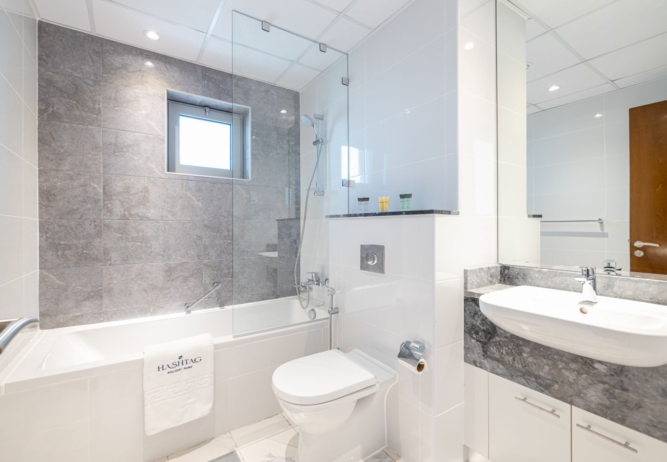 Апартаменты на Dubai - Spacious  3BDR + maid room / Business Bay /Noora Tower 