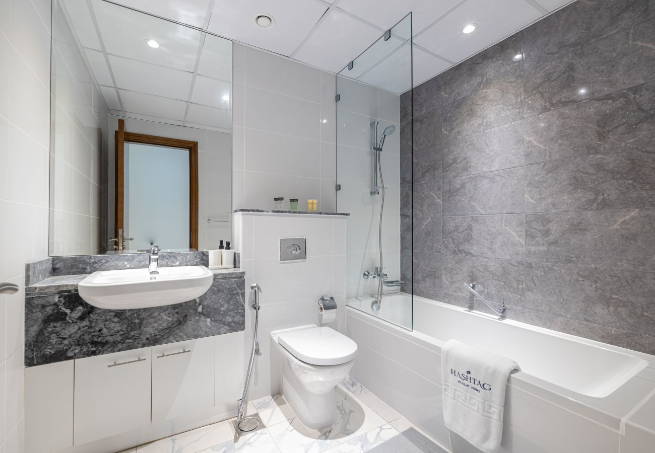 Апартаменты на Dubai - Spacious  3BDR + maid room / Business Bay /Noora Tower 