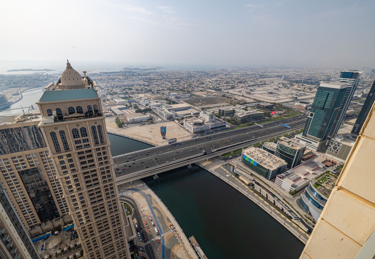 Апартаменты на Dubai - Spacious  3BDR + maid room / Business Bay /Noora Tower 