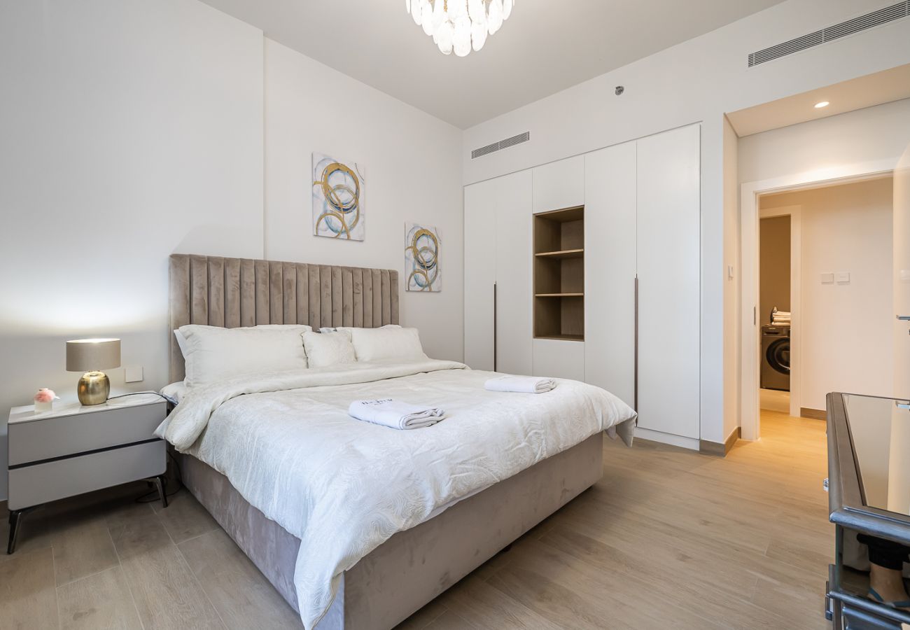 Апартаменты на Dubai - Chic 1-Bedroom Apartment with Stunning Views in La Mer