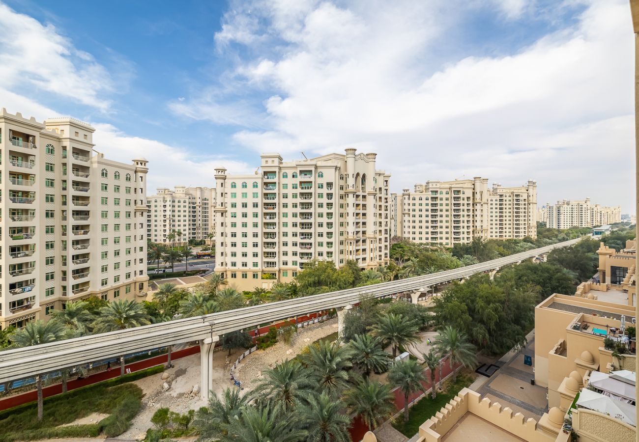 Апартаменты на Dubai - Spacious 2-Bedroom Apartment with Balcony on The Palm – Golden Mile