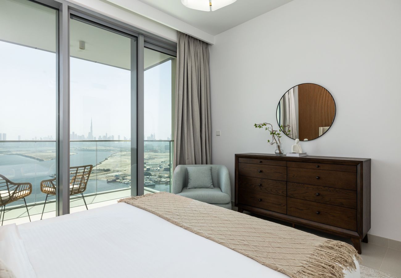 Апартаменты на Dubai - Luxurious 2-Bedroom Apartment with Burj Khalifa & Waterfront Views 