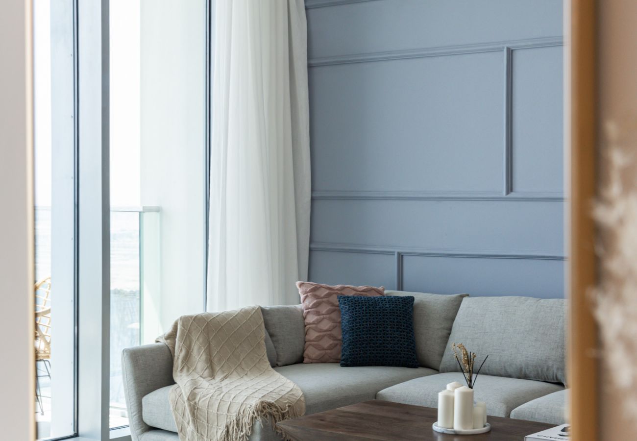 Апартаменты на Dubai - Luxurious 2-Bedroom Apartment with Burj Khalifa & Waterfront Views 