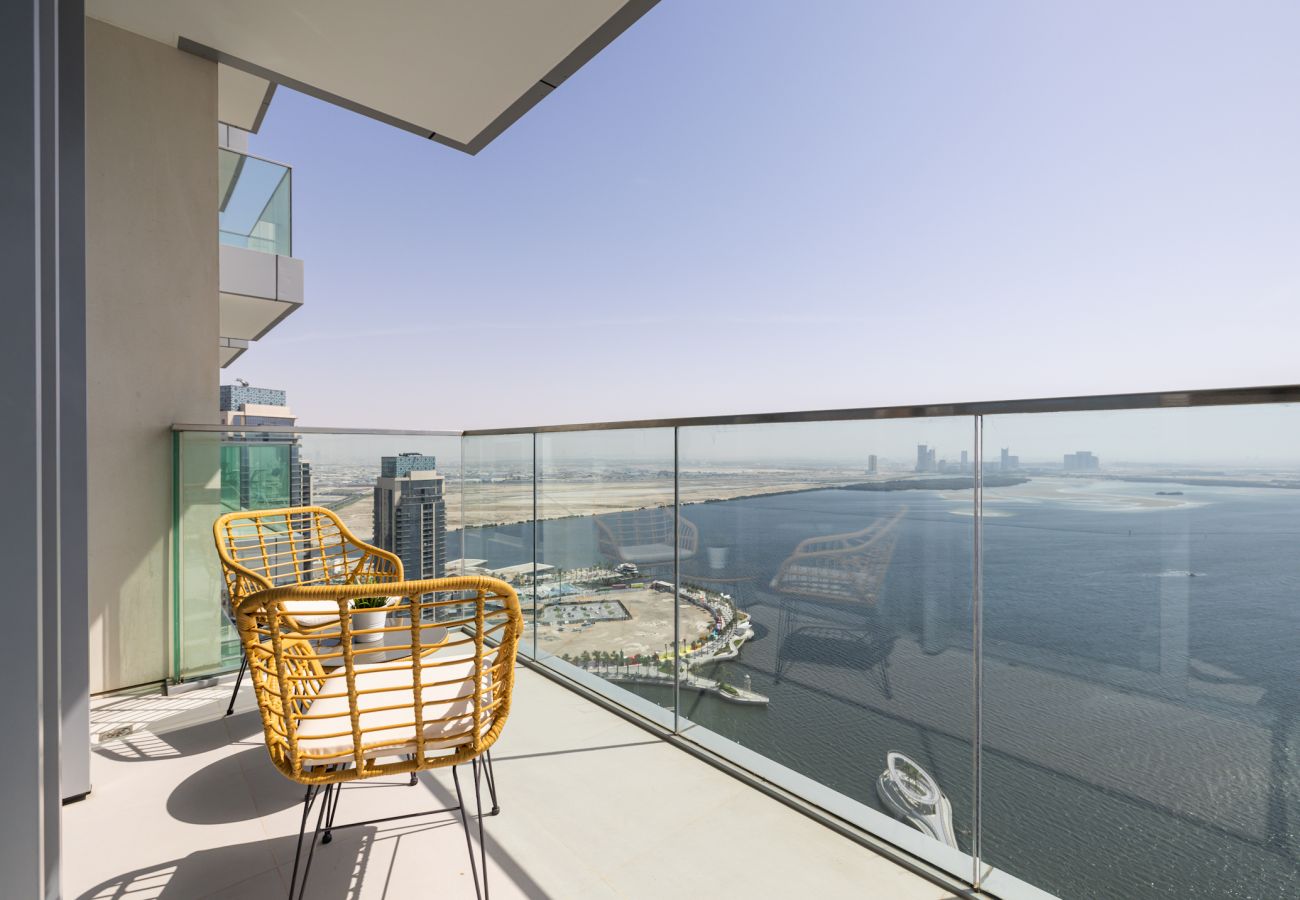 Апартаменты на Dubai - Luxurious 2-Bedroom Apartment with Burj Khalifa & Waterfront Views 