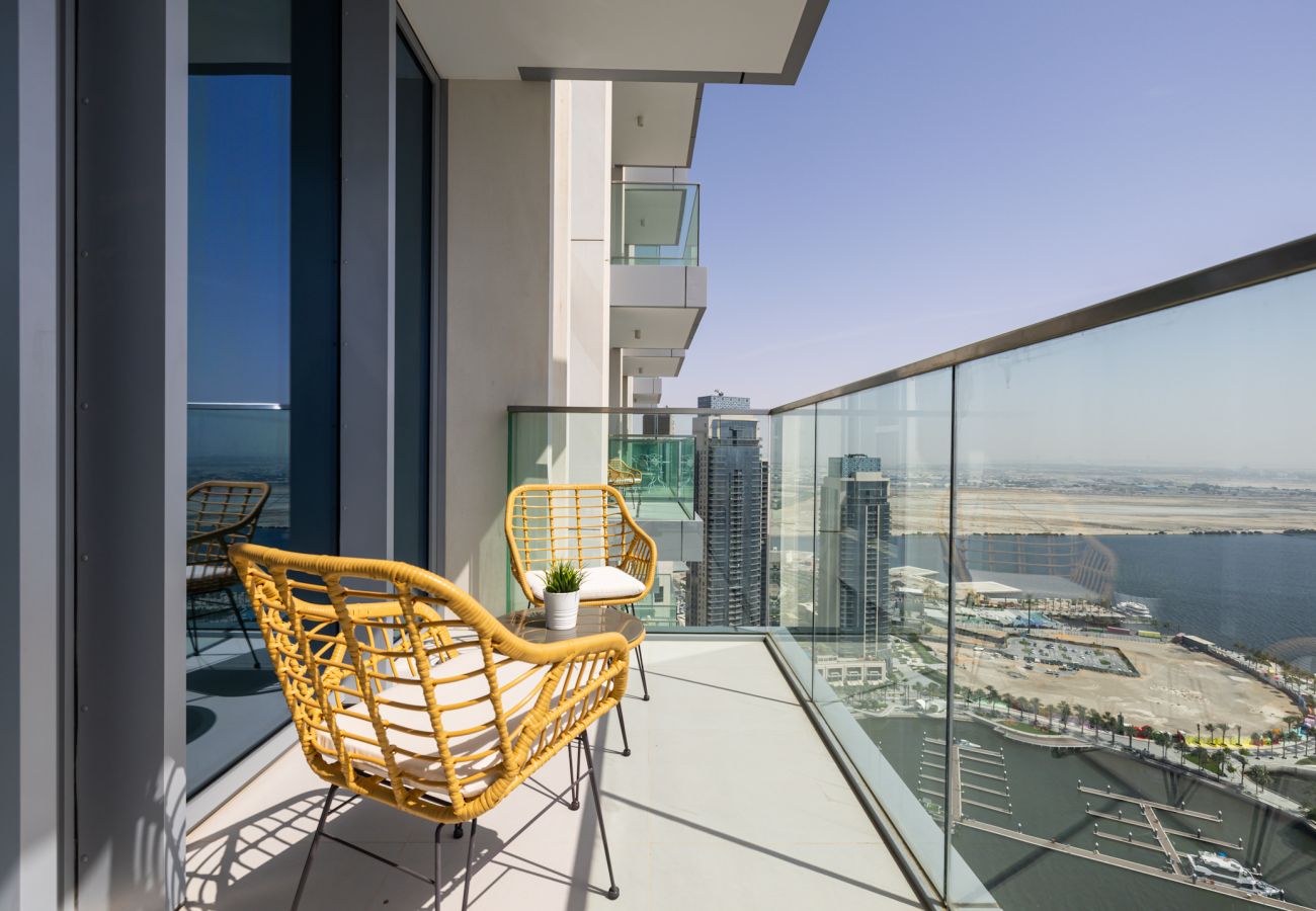 Апартаменты на Dubai - Luxurious 2-Bedroom Apartment with Burj Khalifa & Waterfront Views 