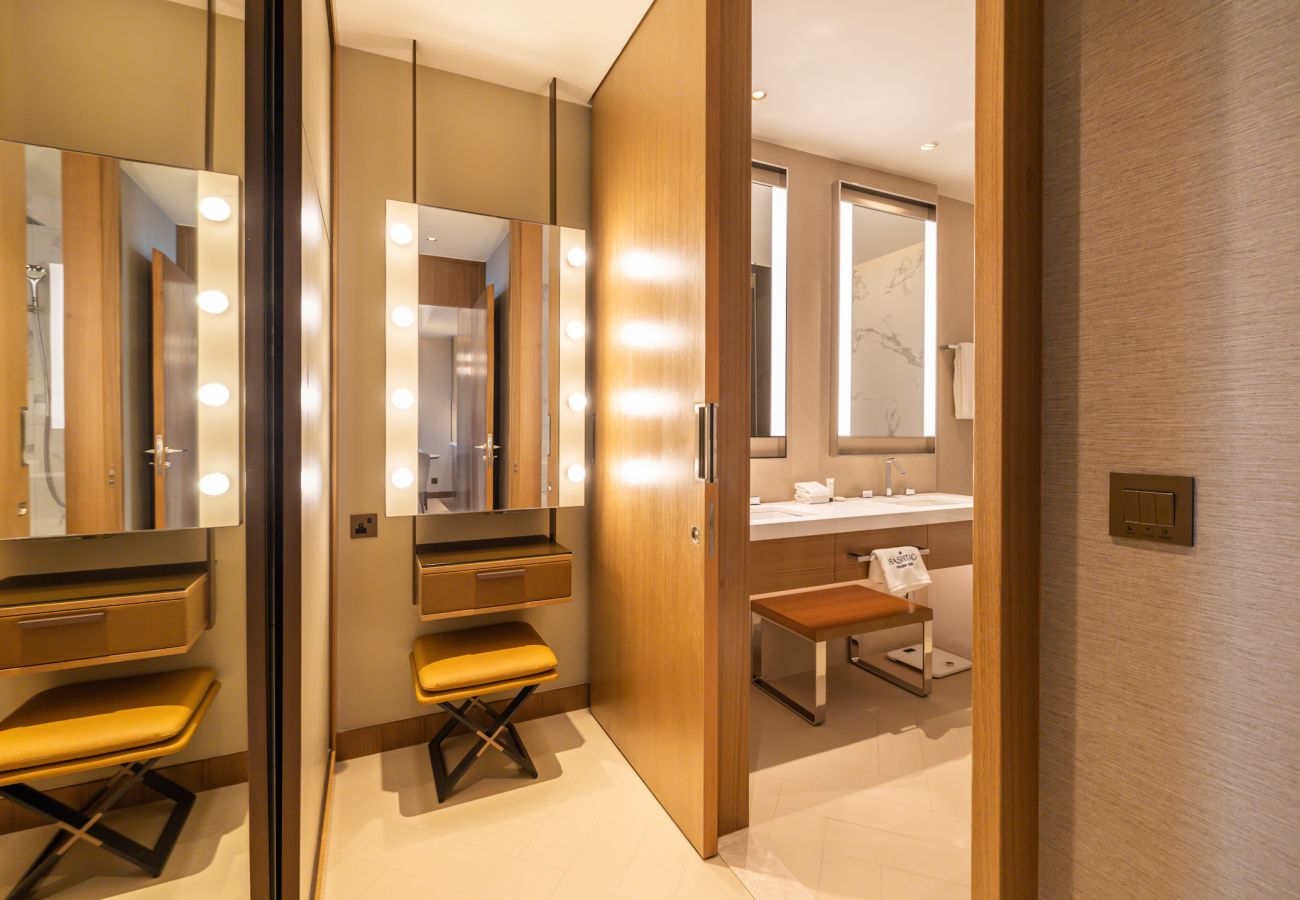 Апартаменты на Dubai - Elegant 1-Bedroom Apartment in Downtown Dubai – Address Opera
