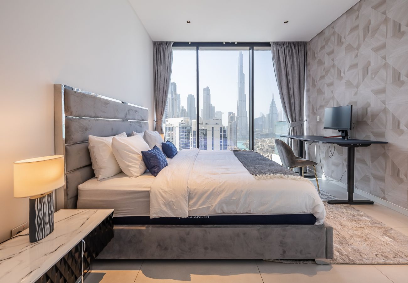Апартаменты на Dubai - Spacious 3-Bedroom Apartment with Maid’s Room & Burj Khalifa Views – Business Bay