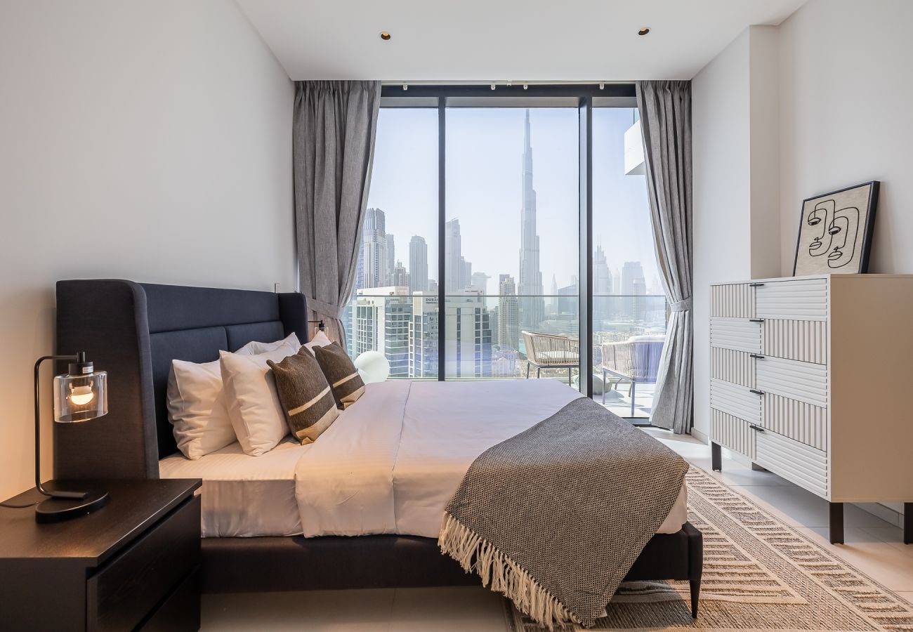Апартаменты на Dubai - Spacious 3-Bedroom Apartment with Maid’s Room & Burj Khalifa Views – Business Bay