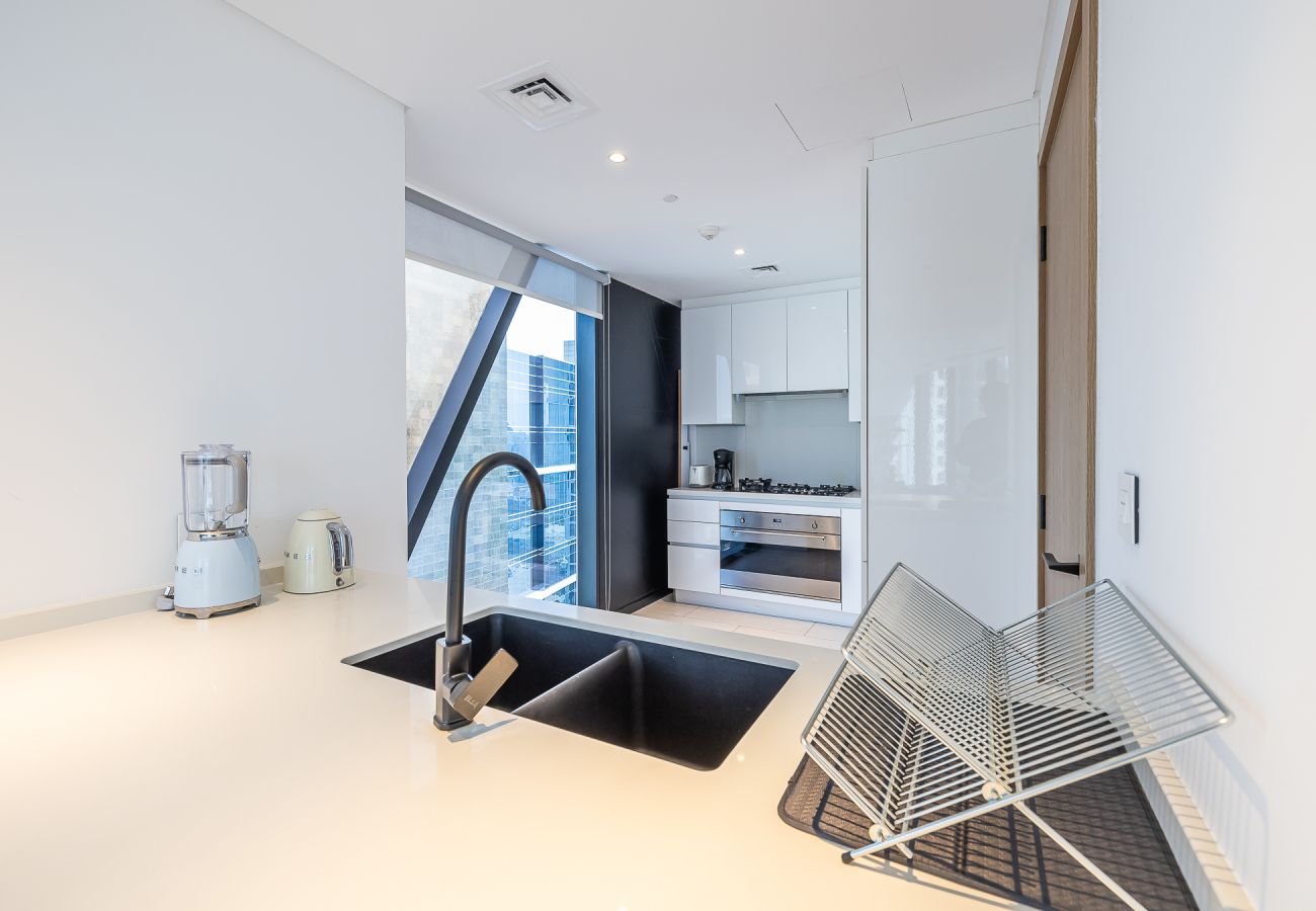Апартаменты на Dubai - Spacious 3-Bedroom Apartment with Maid’s Room & Burj Khalifa Views – Business Bay