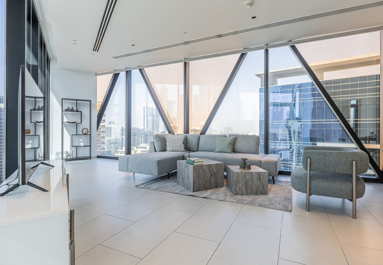 Апартаменты на Dubai - Spacious 3-Bedroom Apartment with Maid’s Room & Burj Khalifa Views – Business Bay