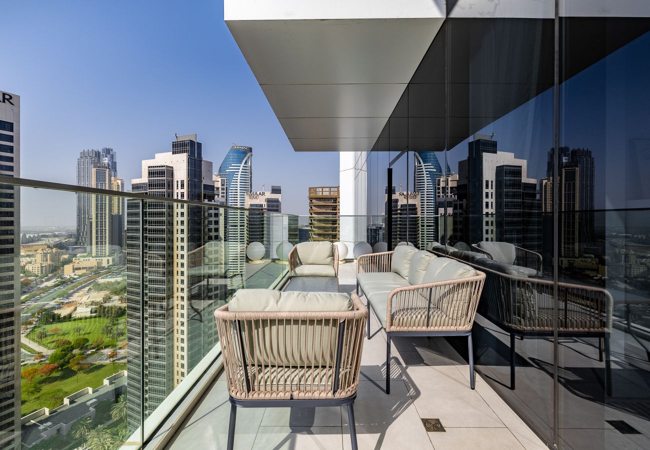 Апартаменты на Dubai - Spacious 3-Bedroom Apartment with Maid’s Room & Burj Khalifa Views – Business Bay