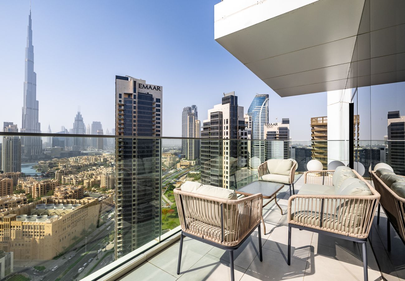 Апартаменты на Dubai - Spacious 3-Bedroom Apartment with Maid’s Room & Burj Khalifa Views – Business Bay