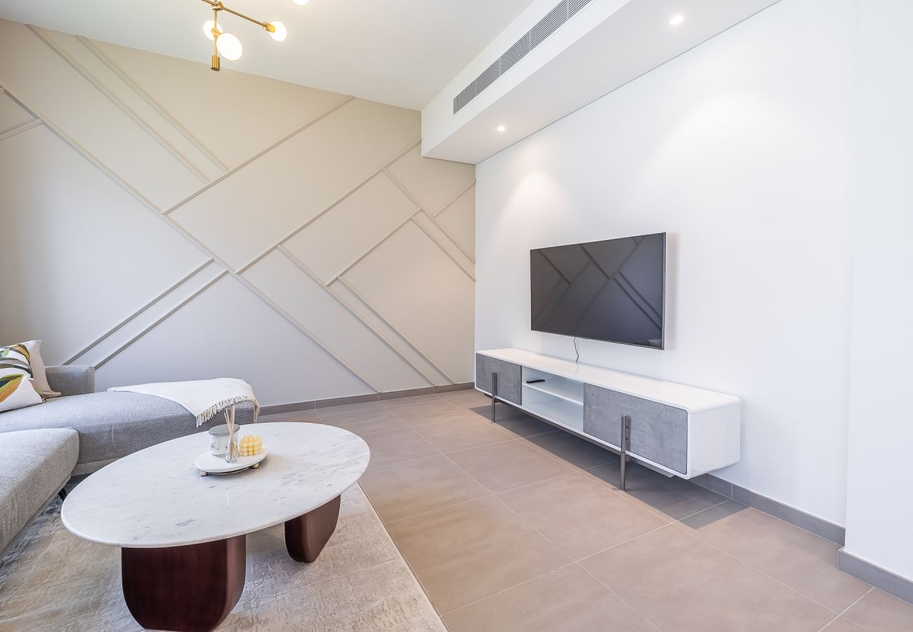 Таунхаус на Dubai - Elegant villa with 3 BDR I Maid Room I Garden /B51