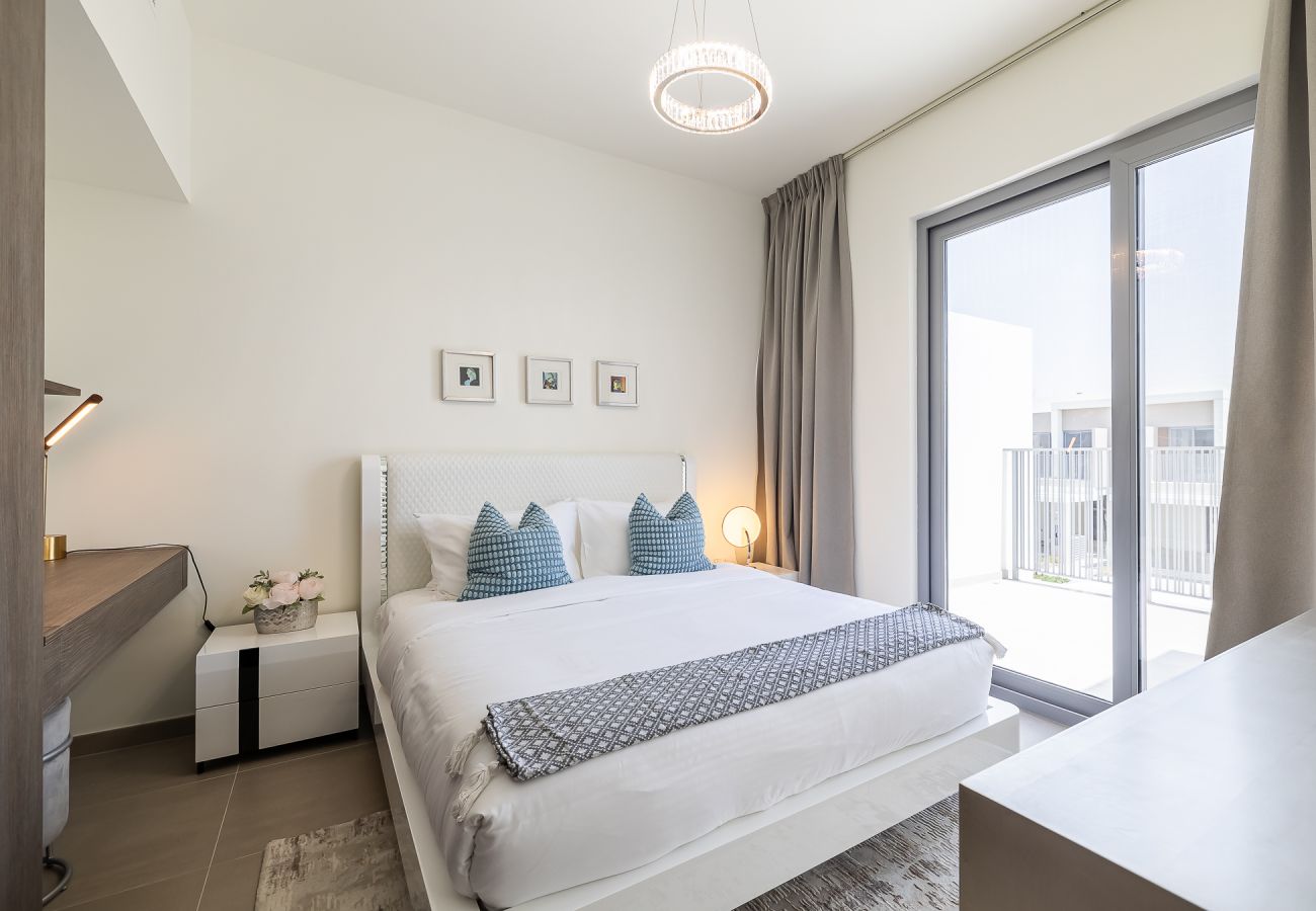 Таунхаус на Dubai - Elegant villa with 3 BDR I Maid Room I Garden /B51