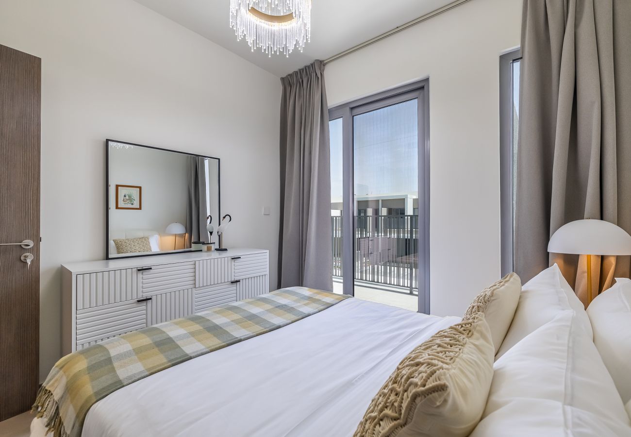 Таунхаус на Dubai - Elegant villa with 3 BDR I Maid Room I Garden /B51
