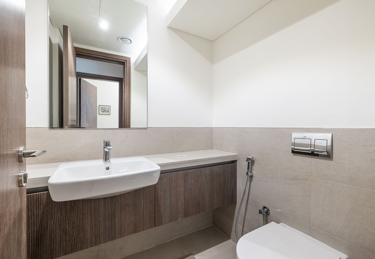 Таунхаус на Dubai - Elegant villa with 3 BDR I Maid Room I Garden /B51