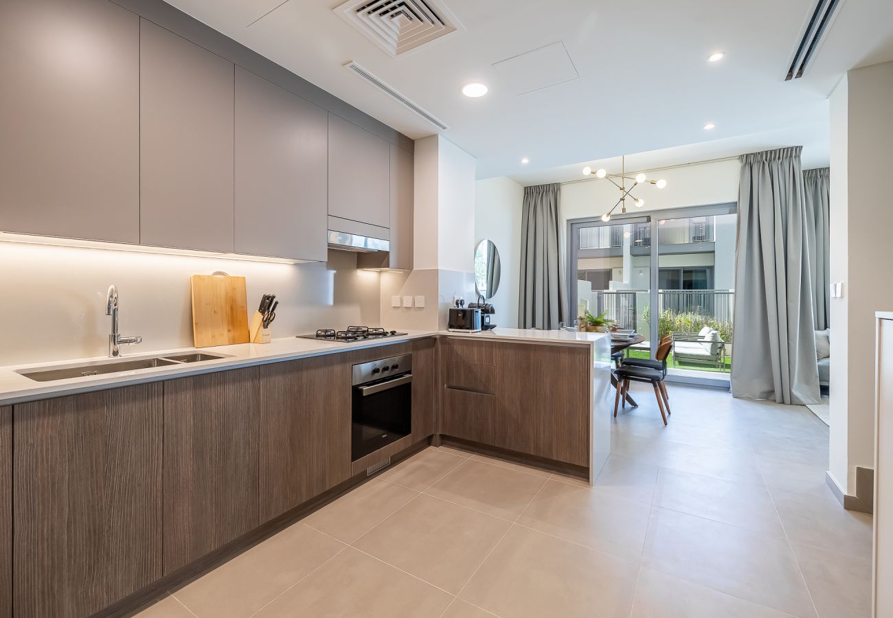 Таунхаус на Dubai - Elegant villa with 3 BDR I Maid Room I Garden /B51