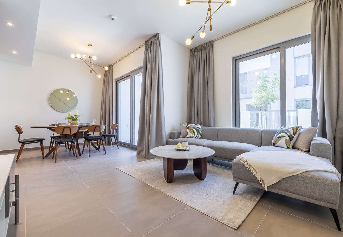 Таунхаус на Dubai - Elegant villa with 3 BDR I Maid Room I Garden /B51