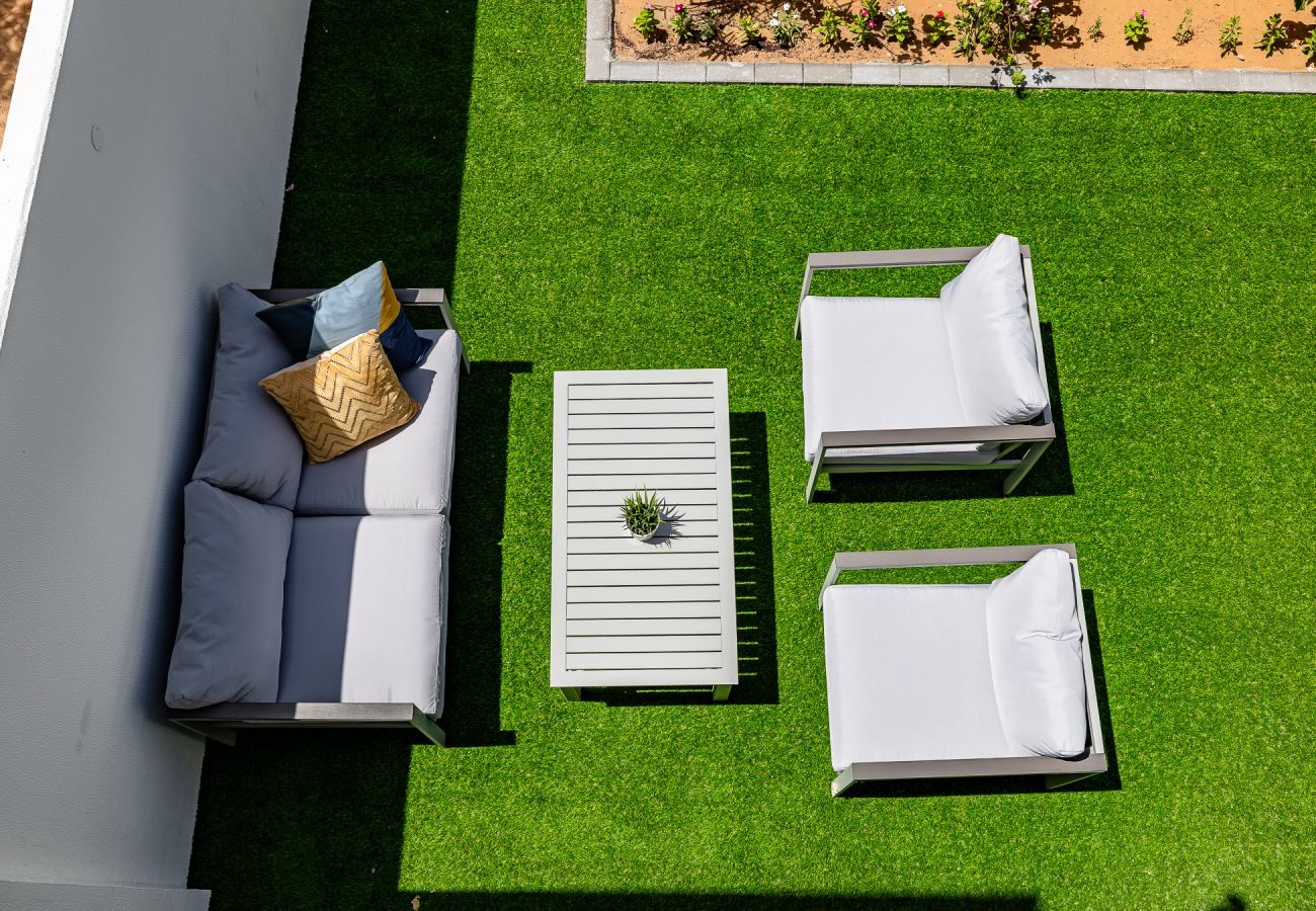 Таунхаус на Dubai - Elegant villa with 3 BDR I Maid Room I Garden /B51