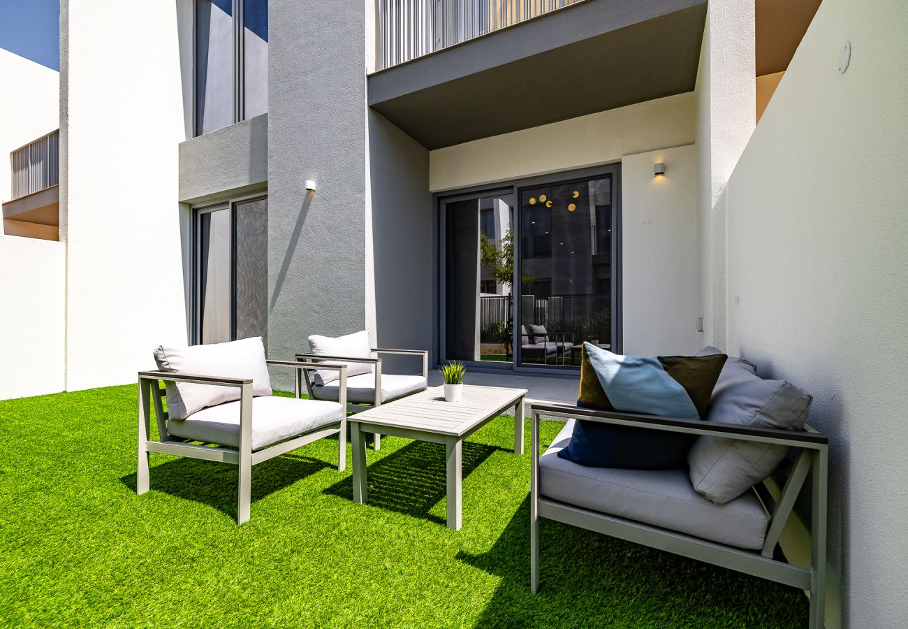 Таунхаус на Dubai - Elegant villa with 3 BDR I Maid Room I Garden /B51
