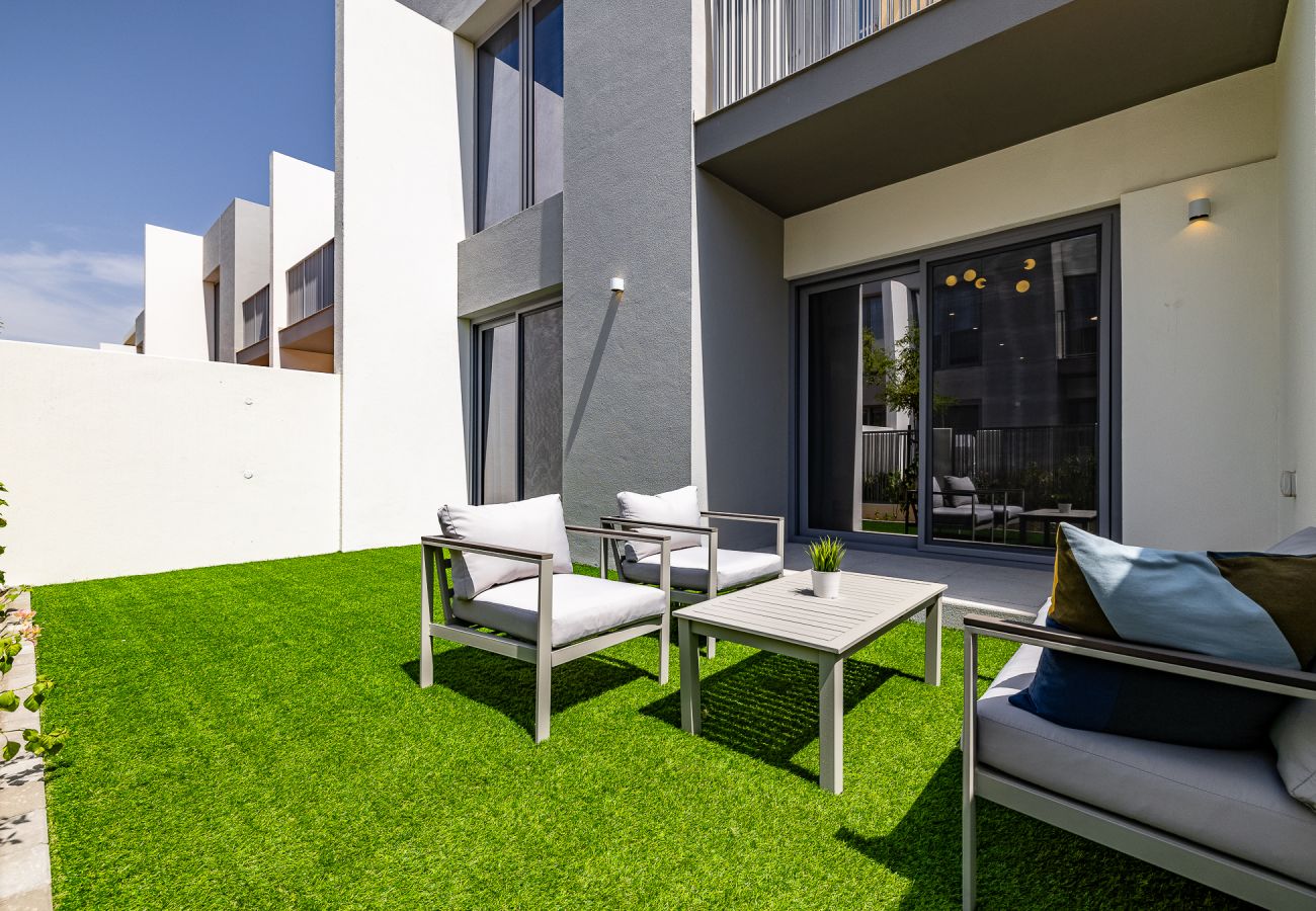 Таунхаус на Dubai - Elegant villa with 3 BDR I Maid Room I Garden /B51