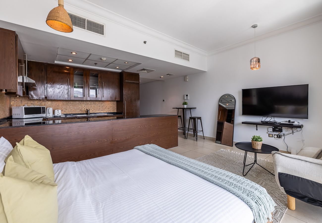 Апартаменты на Dubai - Studio Next to Burj Khalifa / Large Balcony With City View