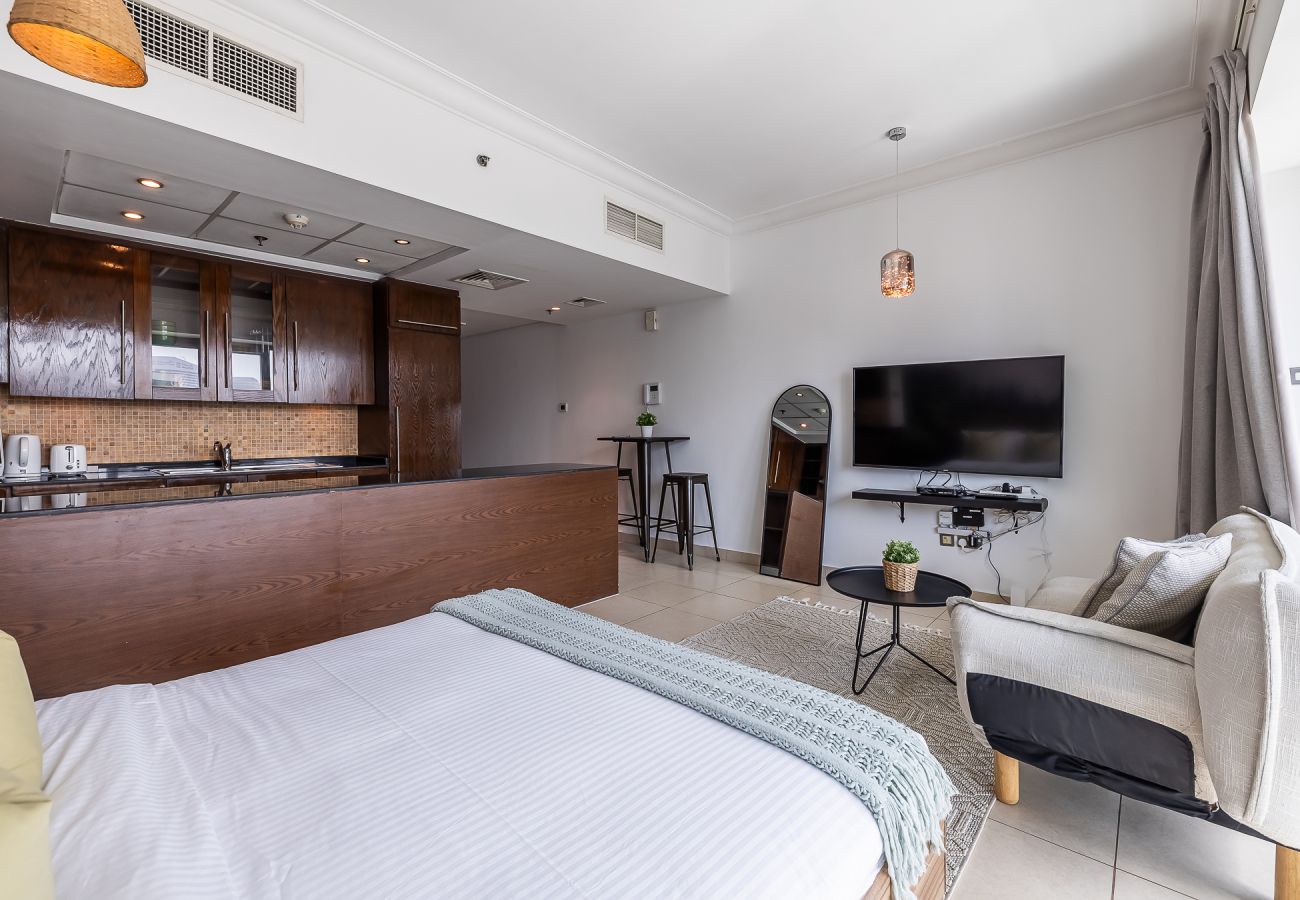 Апартаменты на Dubai - Studio Next to Burj Khalifa / Large Balcony With City View