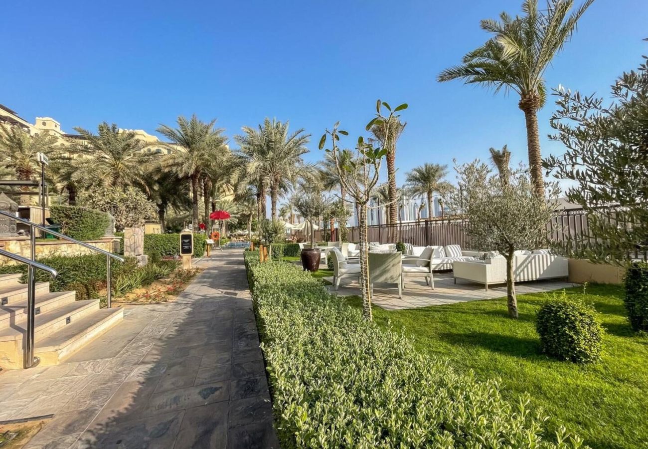 Апартаменты на Dubai - Elegant 1-Bedroom Apartment in Fairmont Residences South on The Palm