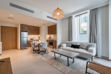 Апартаменты на Dubai - Newly Furnished 1BDR apartment in Creek Beach