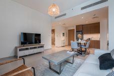 Апартаменты на Dubai - Newly Furnished 1BDR apartment in Creek Beach