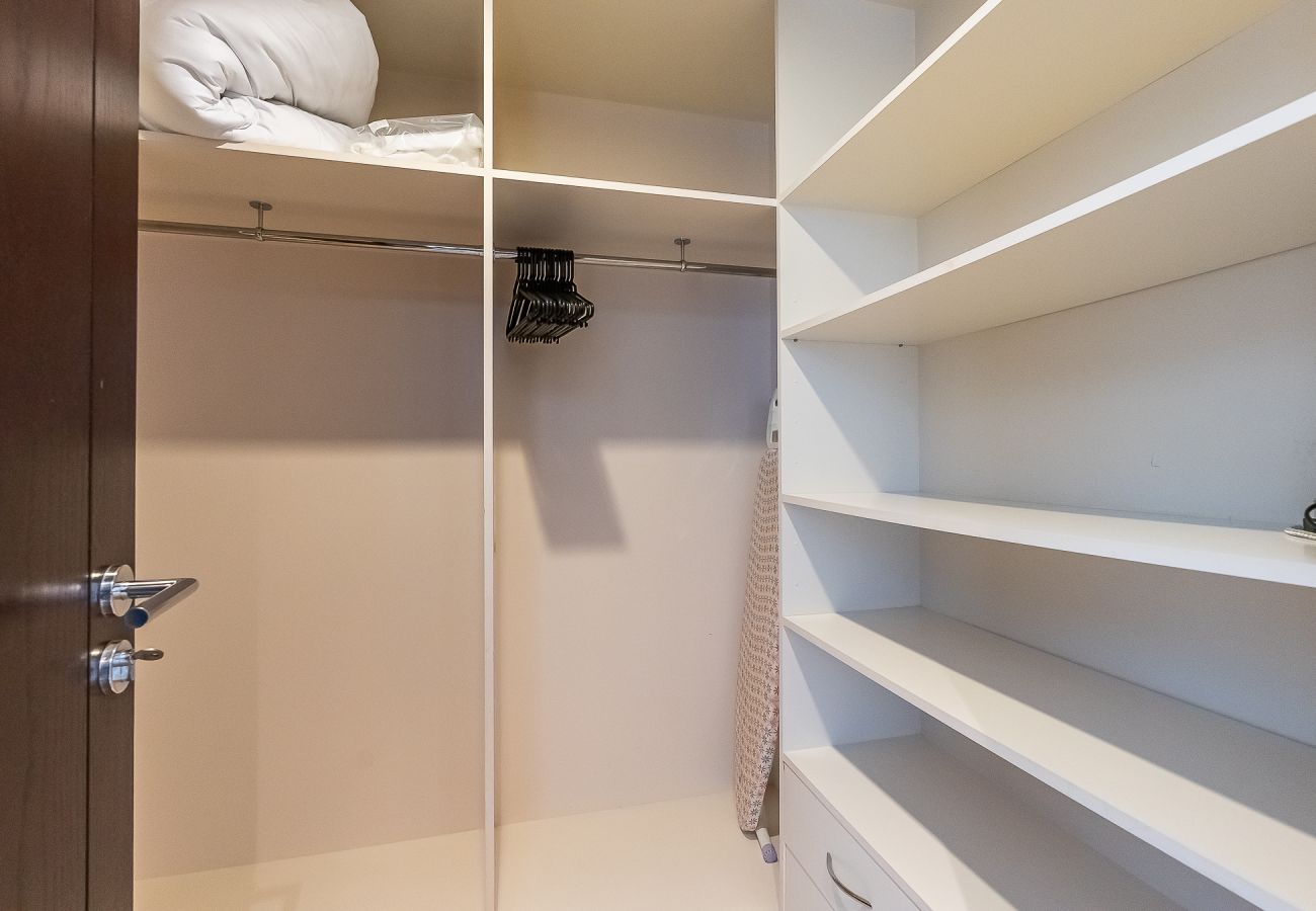 Апартаменты на Dubai - Spacious 1BDR apartment in Downtown 