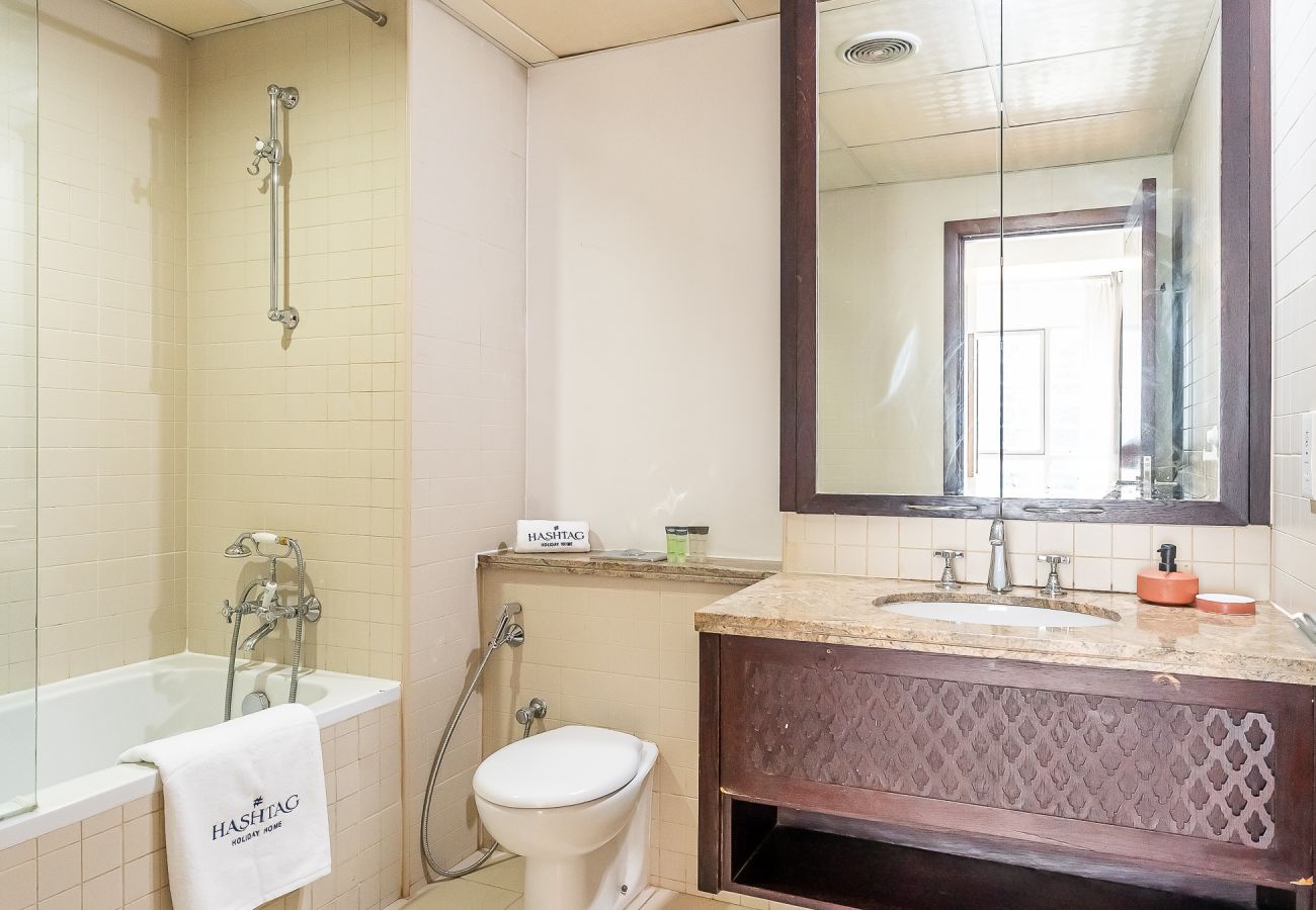 Апартаменты на Dubai - Spacious 1BDR apartment in Downtown 