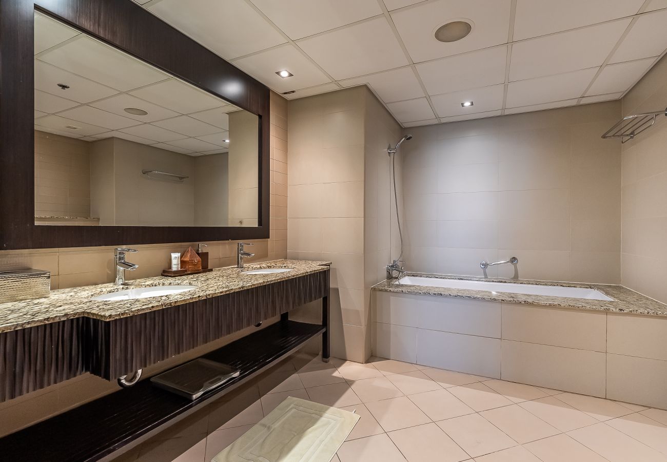 Апартаменты на Dubai - Stunning 1 BDR apartment in Anantara residence I Palm Jumeirah
