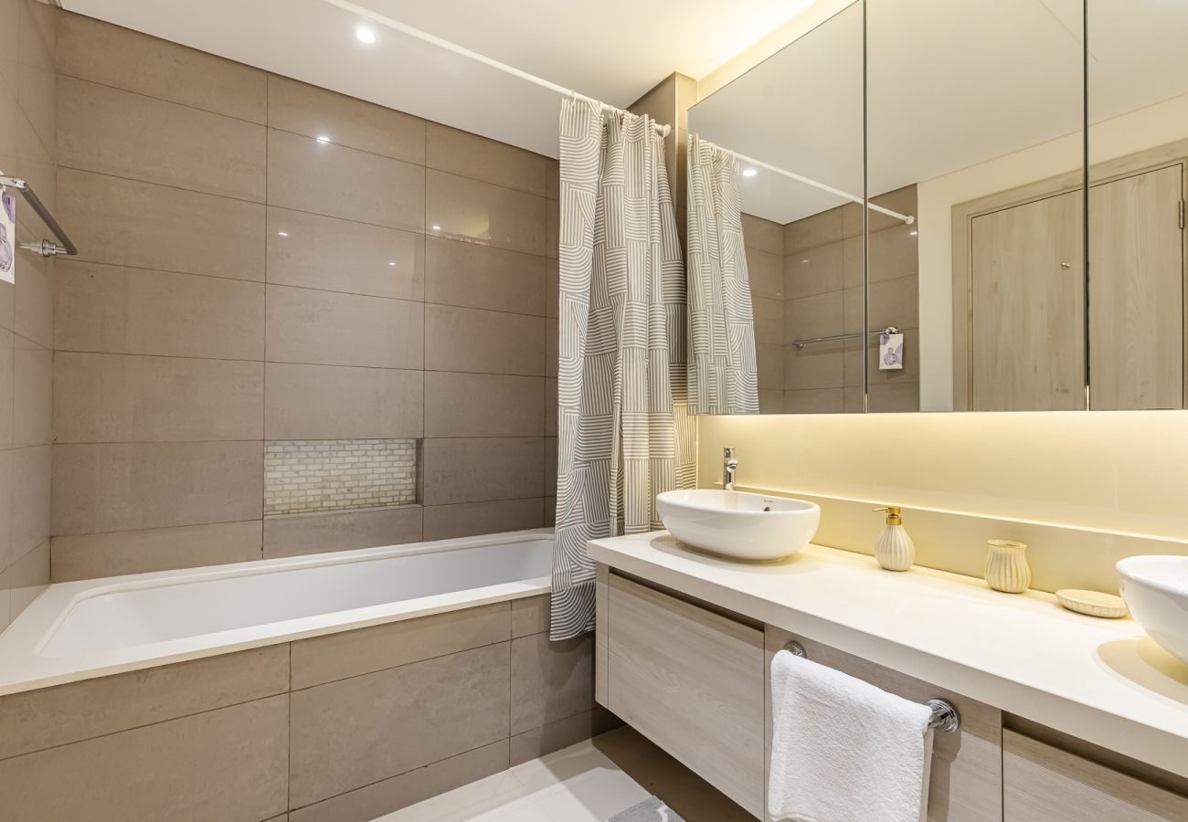 Апартаменты на Dubai - Luxurious 2-Bedroom Apartment | Breathtaking Views | Dubai Creek Harbour