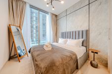 Апартаменты на Dubai - Extravagant 1BDR Apartment in Creek Vistas / Close to Downtown 