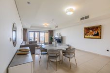 Апартаменты на Dubai - Renovated 3BDR in Palm Jumeirah