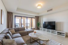 Апартаменты на Dubai - Renovated 3BDR in Palm Jumeirah