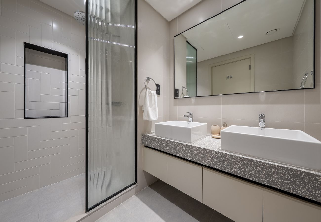Апартаменты на Dubai - Boho-Chic 2BR with Stunning Sea Views | Marina Vista – Emaar Beachfront