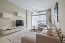 Apartment in Dubai - 117 / 2BDR + maid room / Sea view /Beach access  