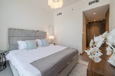 Apartment in Dubai - HHH - Stylish 2BDR in Creek Harbor With Amazing View 