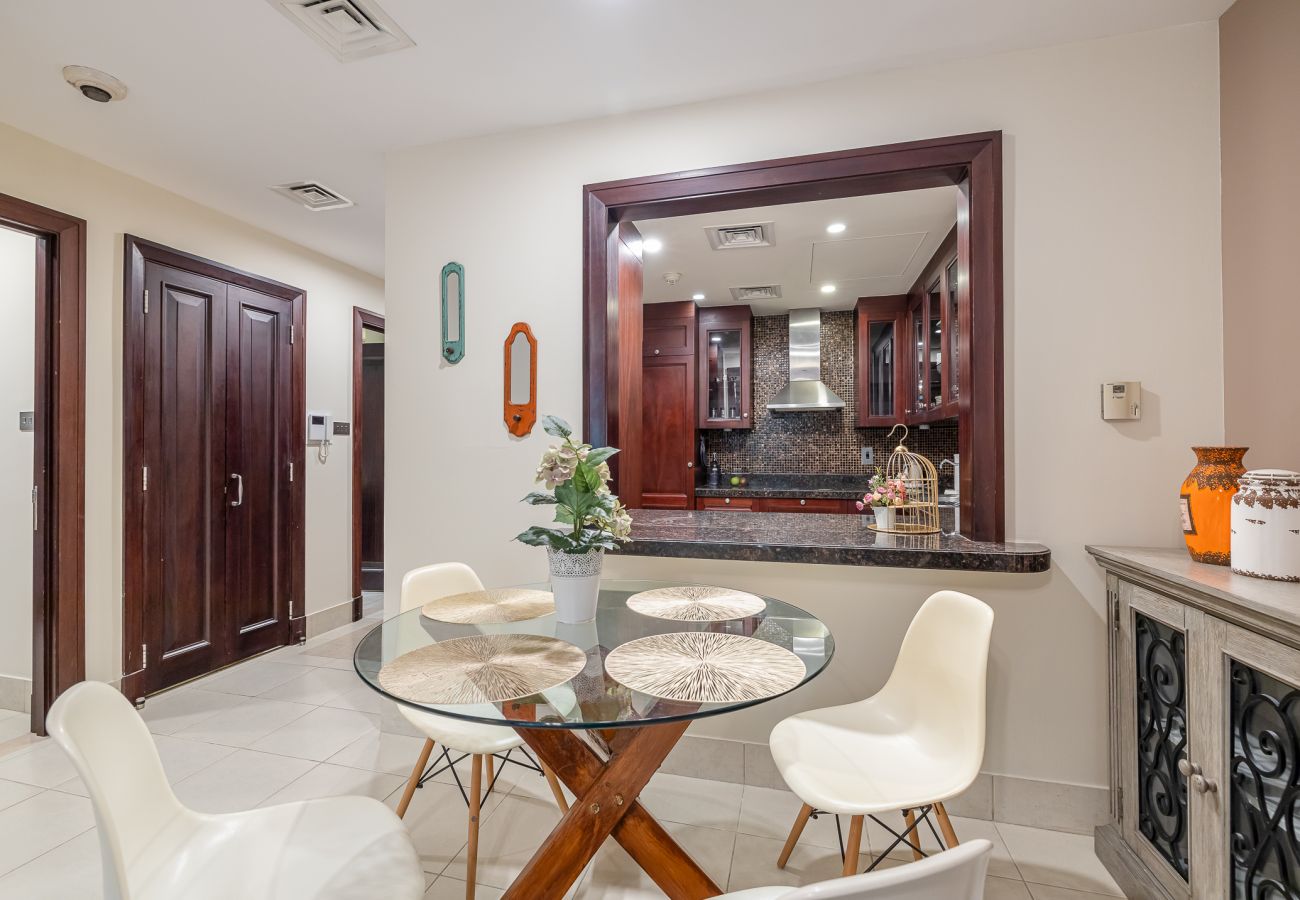 Apartment in Dubai - Beautiful 1 Bedroom Apartment/Close to Dubai Mall