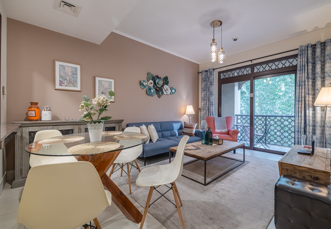 Apartment in Dubai - Beautiful 1 Bedroom Apartment/Close to Dubai Mall