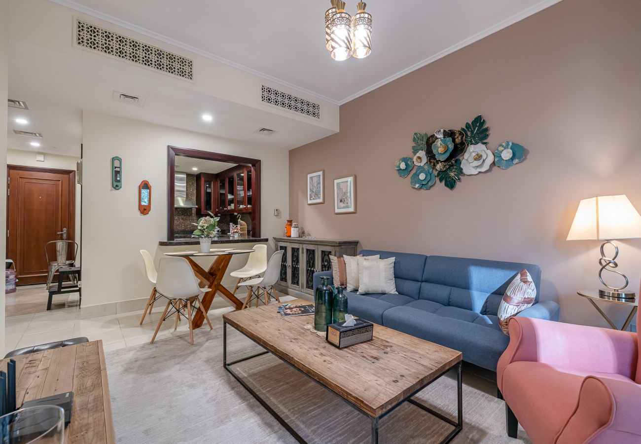 Apartment in Dubai - Beautiful 1 Bedroom Apartment/Close to Dubai Mall