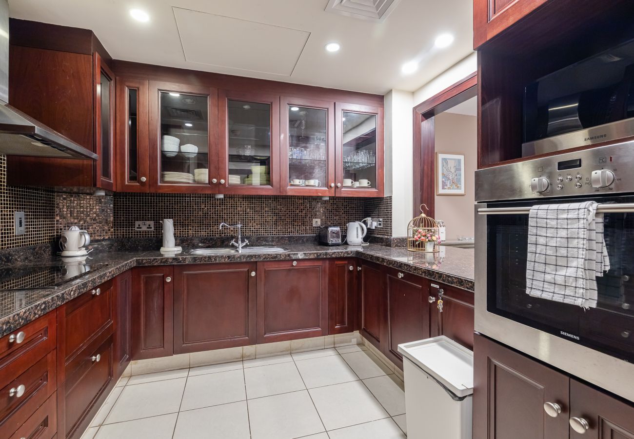 Apartment in Dubai - Beautiful 1 Bedroom Apartment/Close to Dubai Mall