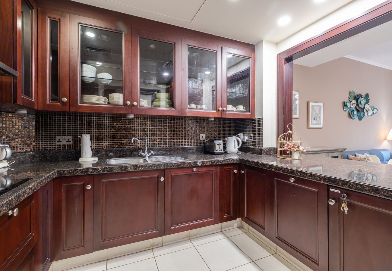 Apartment in Dubai - Beautiful 1 Bedroom Apartment/Close to Dubai Mall