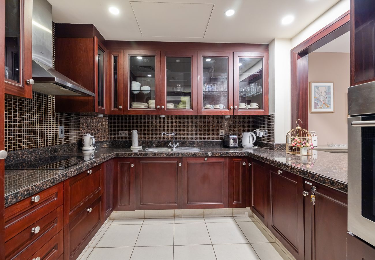 Apartment in Dubai - Beautiful 1 Bedroom Apartment/Close to Dubai Mall