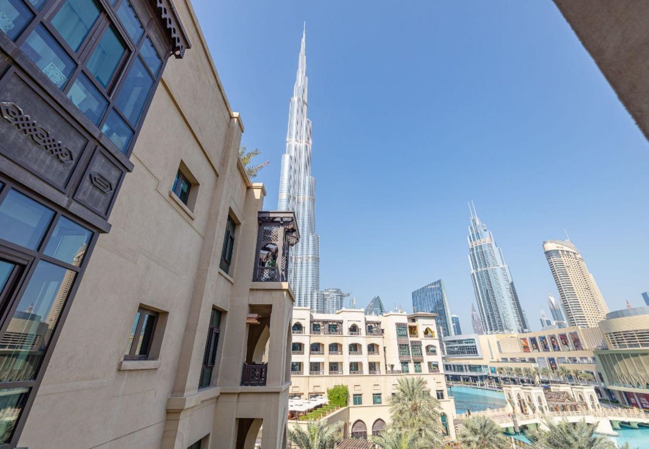 Apartment in Dubai - Modern 1-Bedroom Apartment in Old Town Island, Downtown Dubai