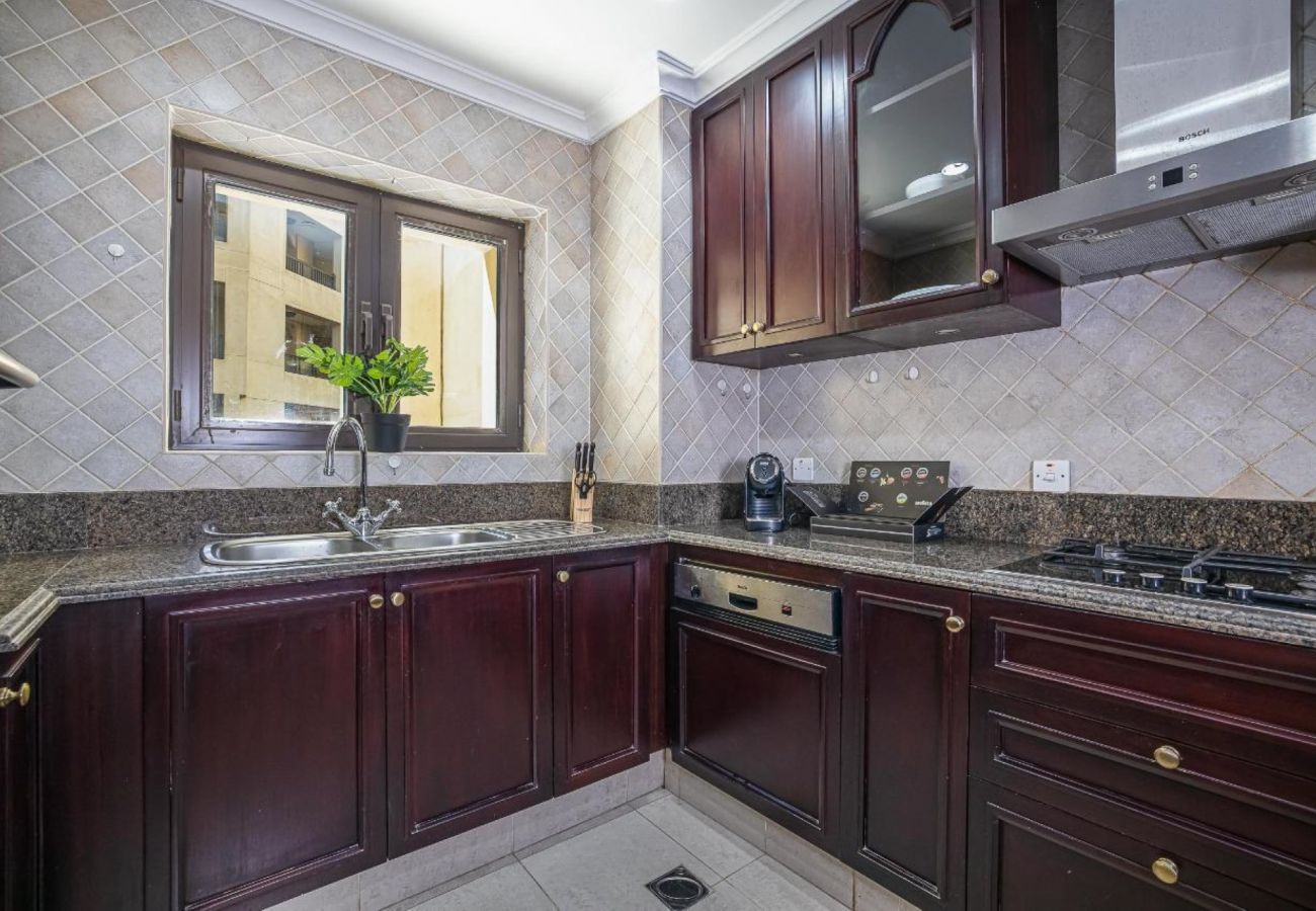 Apartment in Dubai - Modern 1-Bedroom Apartment in Old Town Island, Downtown Dubai
